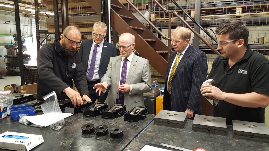 Präsident besucht Ingenieurbüro